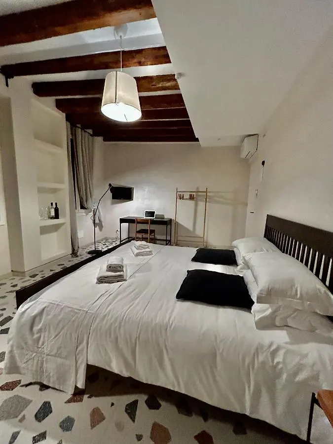 Guest house Farini Suites Wi-Fi Venice