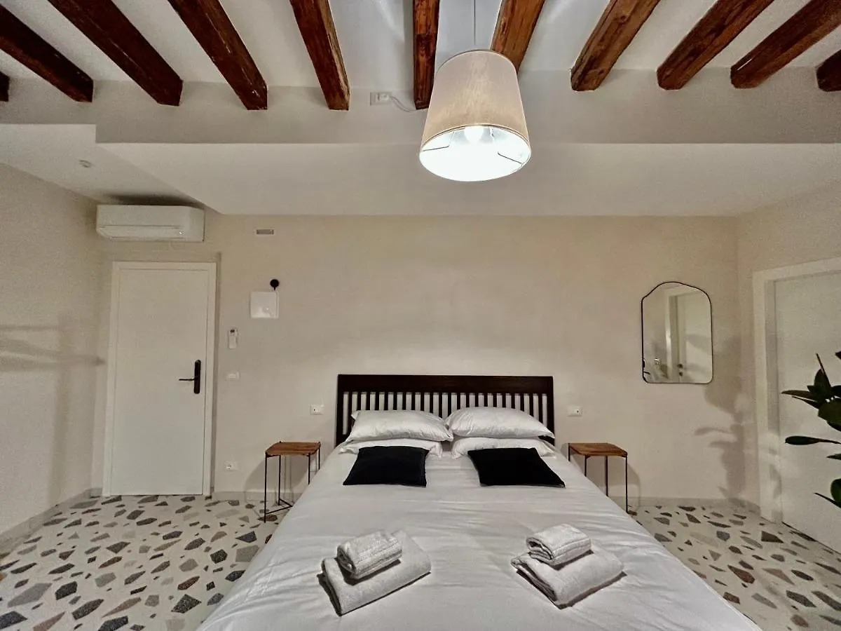 Farini Suites Wi-Fi Venice 0*,